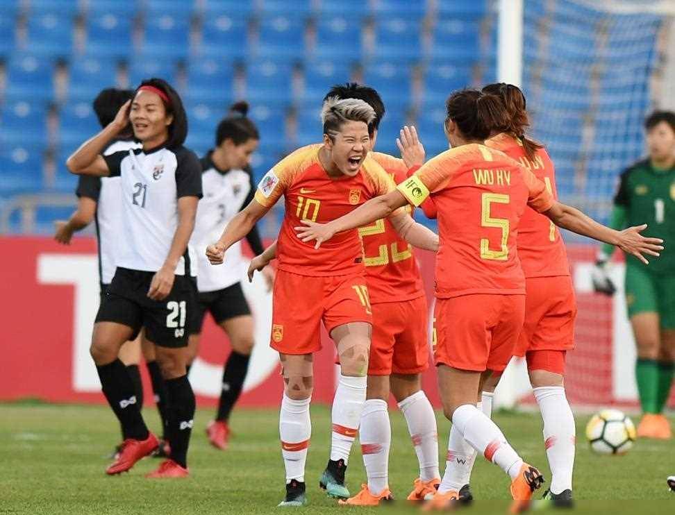 巴西女足队迎战强敌，备战全国锦标赛
