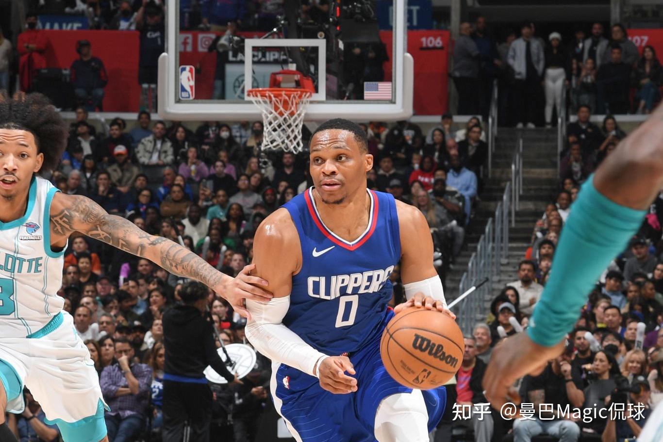 爱游戏中国官网-快船惊险战胜黄蜂，继续保持不败