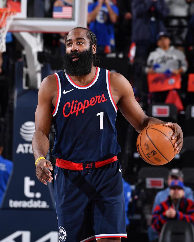 快船客场大胜灰熊,领跑西部继续不败 快船客场大胜灰熊,领跑西部继续不败