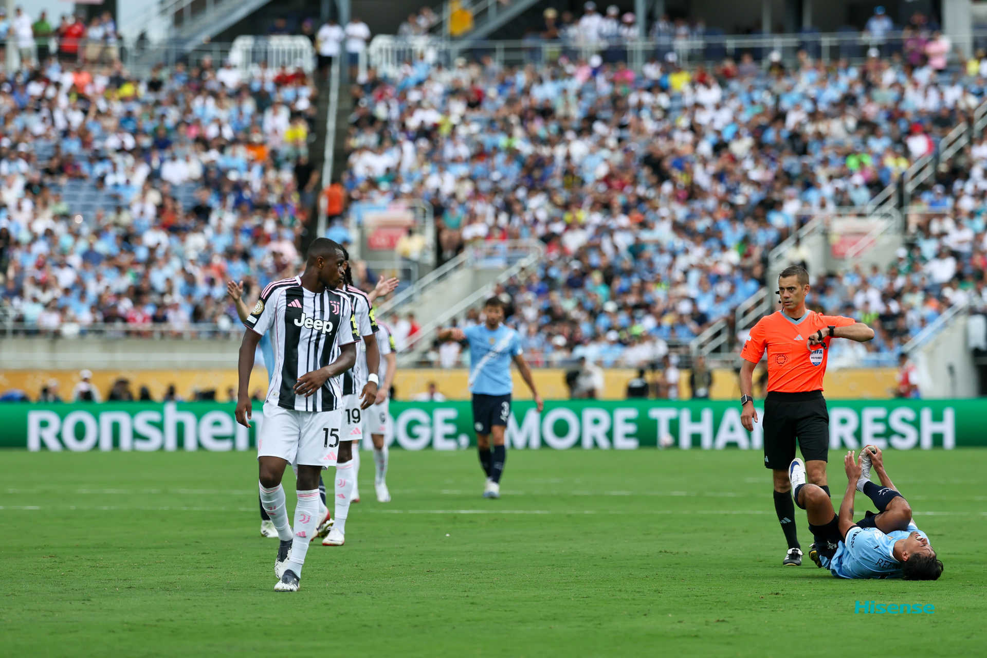 爱游戏中国官网-包含尤文图斯后防稳固，保持不败纪录的词条