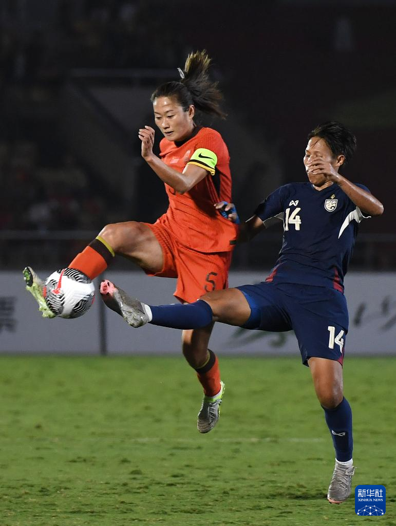 爱游戏app下载-国家队激烈角逐，最终晋级女足赛事下一轮