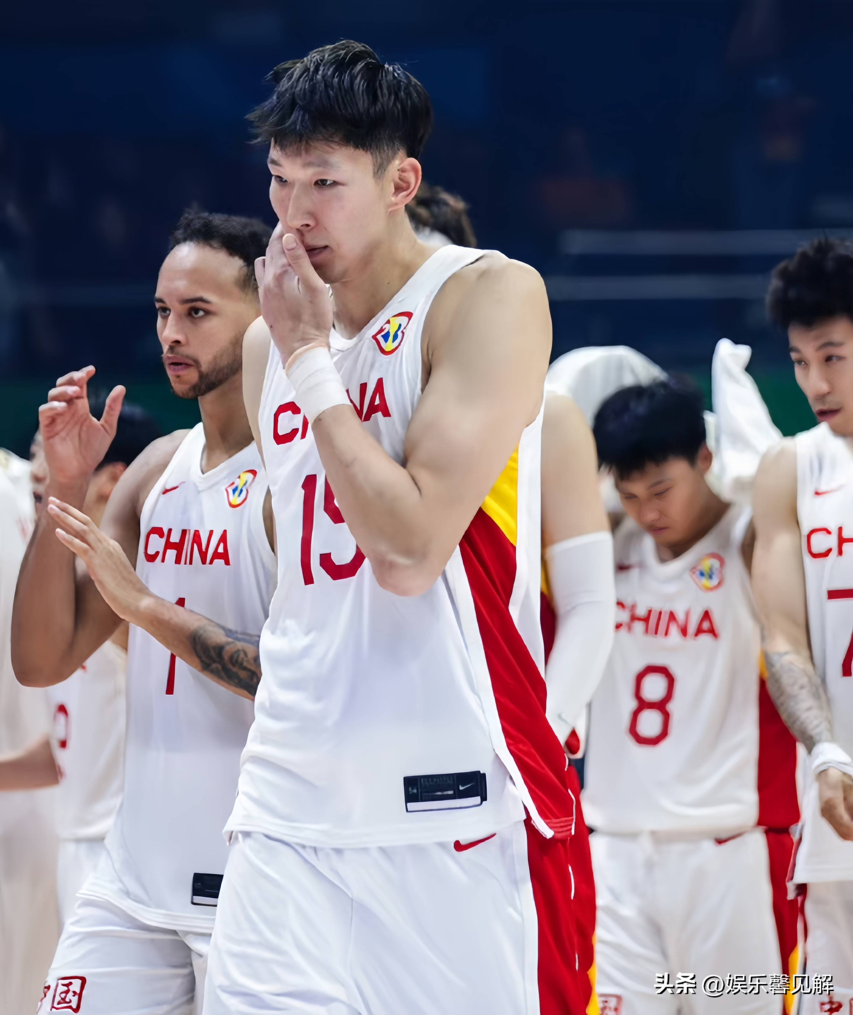 中国篮球运动员在国际赛场上崭露头角 中国篮球运动员在国际赛场上崭露头角