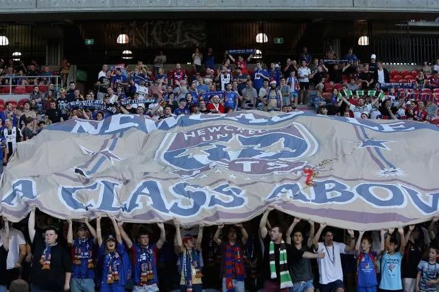 那不勒斯逆转胜利,喜迎胜利 那不勒斯逆转胜利,喜迎胜利