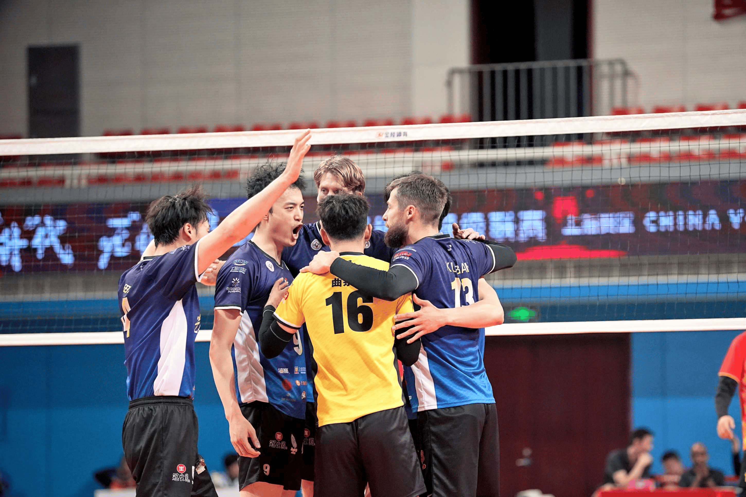 爱游戏体育官网-保定篮球队表现强劲，轻松击败对手