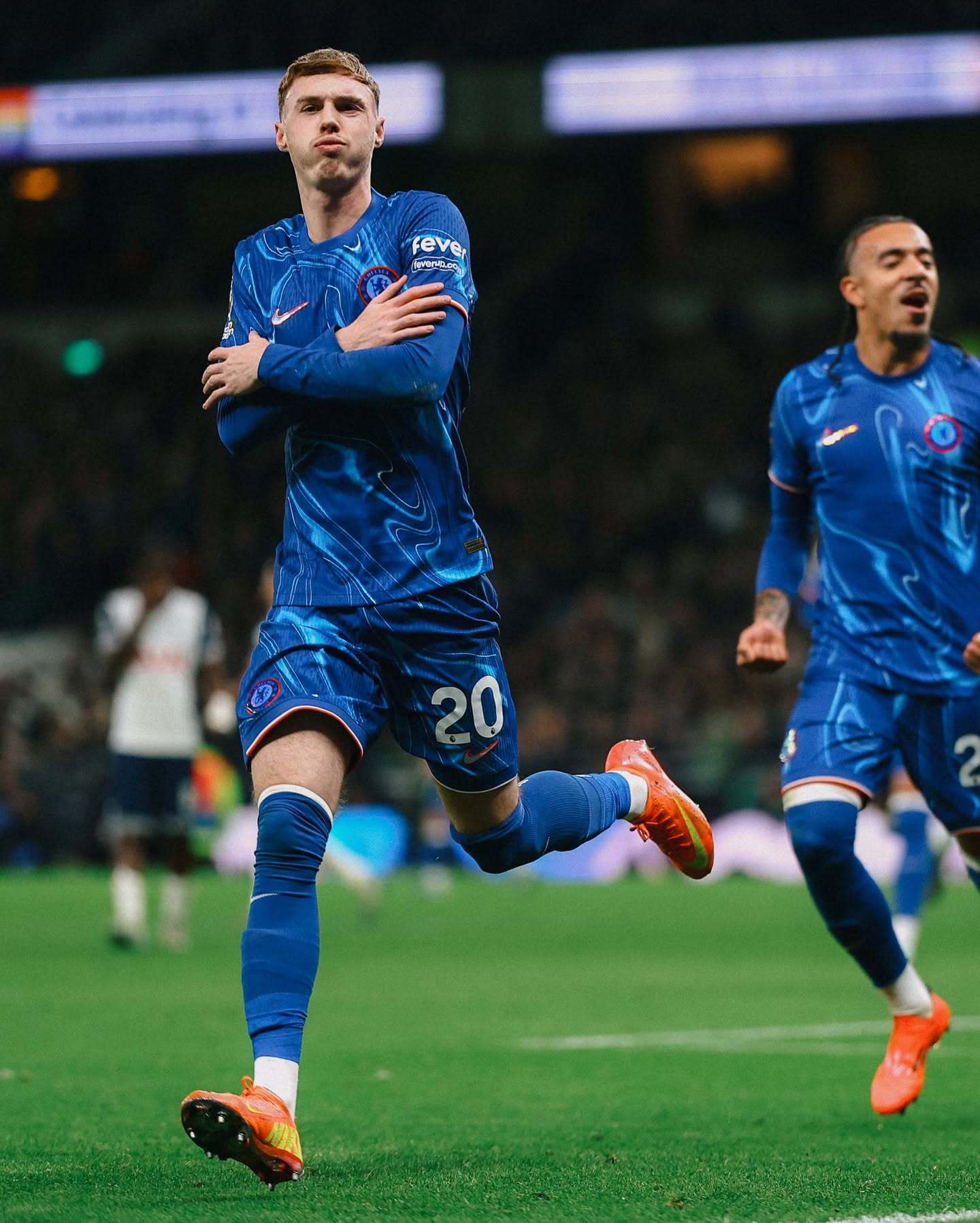 爱游戏官网-切尔西2-0战胜布莱顿，孙兴慜梅开二度热刺领先的简单介绍