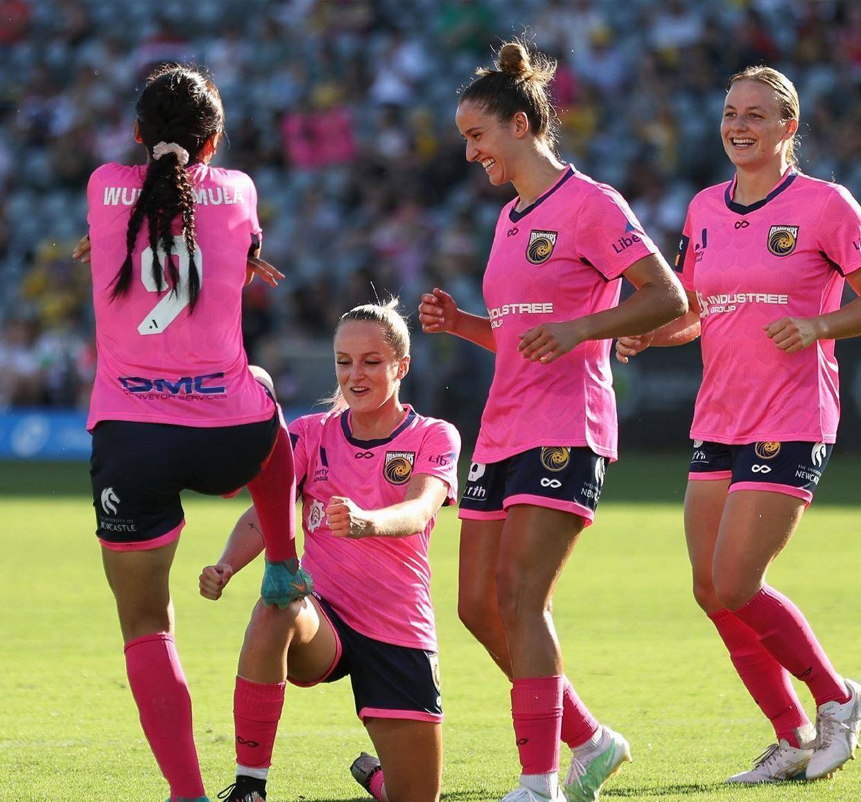 爱游戏app-欧洲女足明星球员集锦播放，技术高超震撼