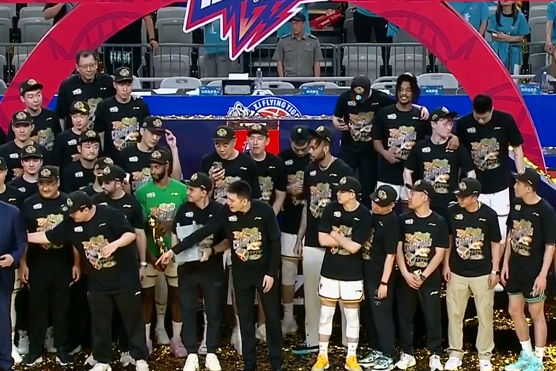 爱游戏在线登录-内蒙古男篮主场告捷，荣耀归来