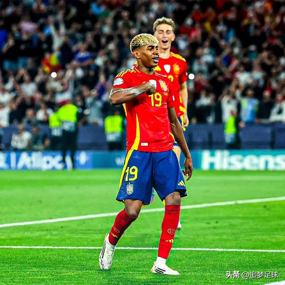 爱游戏官网-包含足球盛宴，欧国联比赛掀起狂潮，球迷热血澎湃的词条