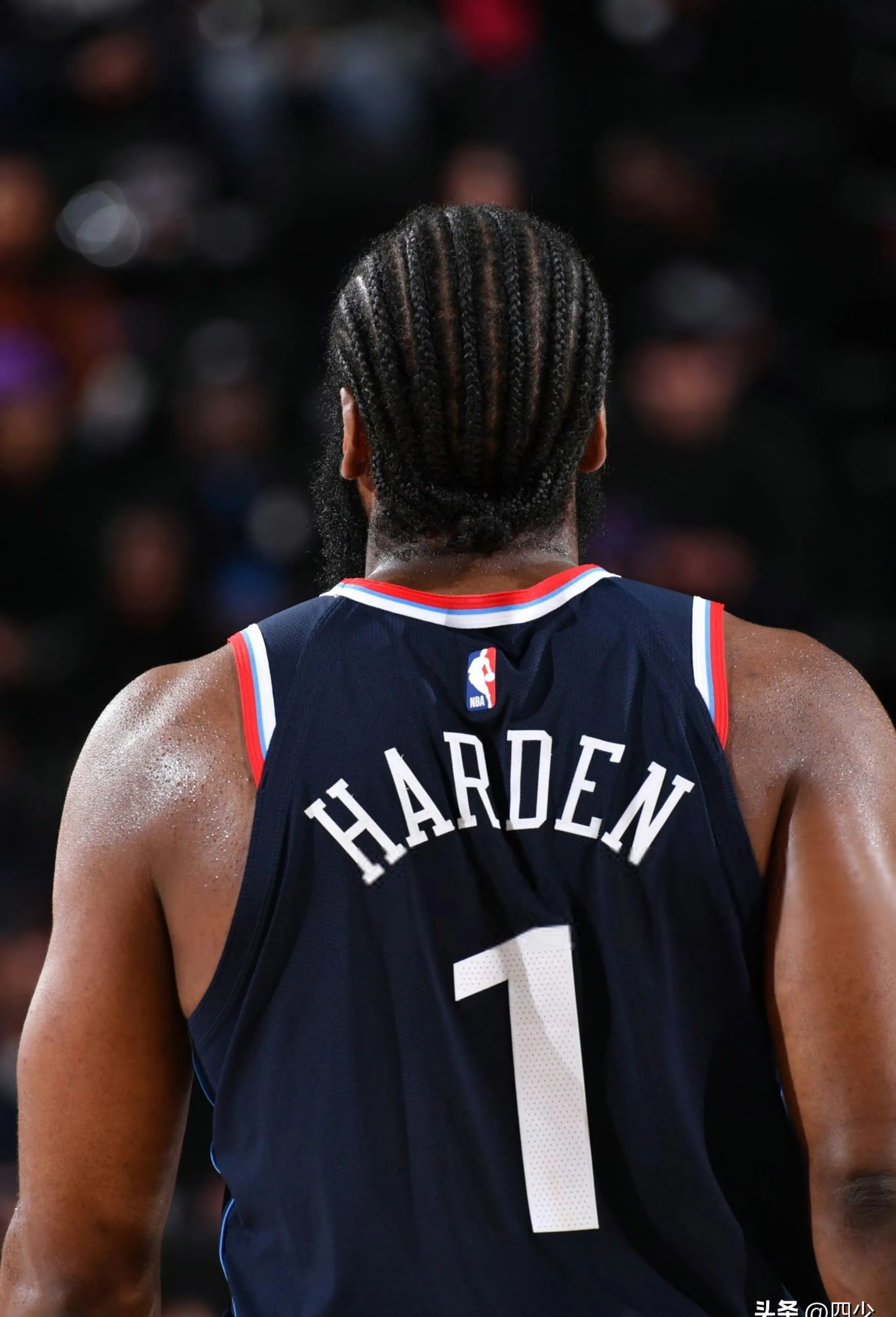 爱游戏-哈登关键时刻发威，篮网逆转战绩