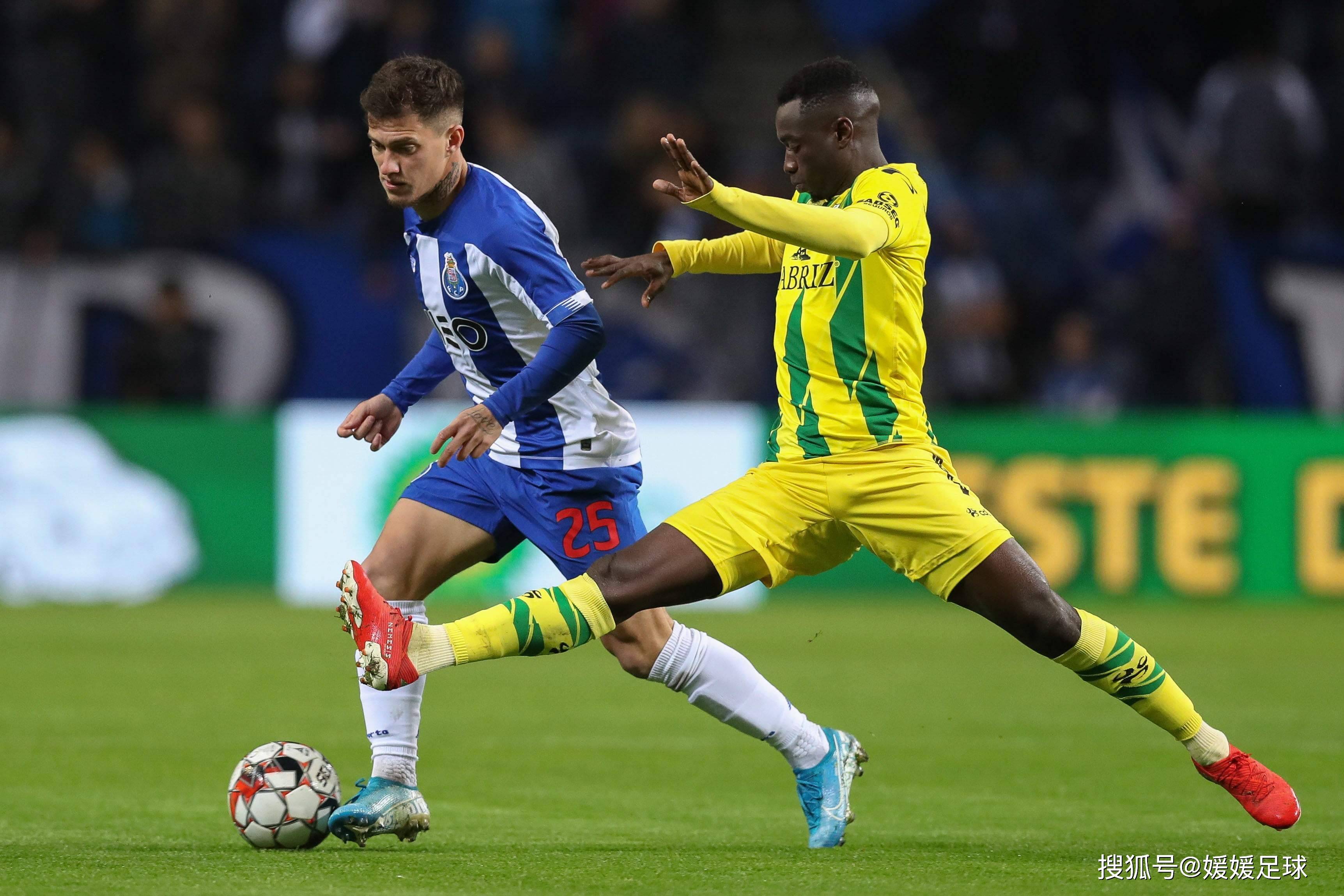 足球联赛热门球队居高不下，势不可挡的简单介绍