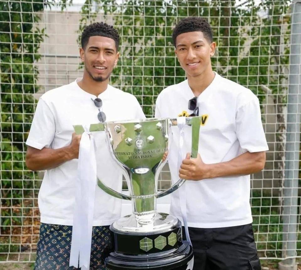 爱游戏官网-欧洲豪门球队引入年轻新秀，受瞩目