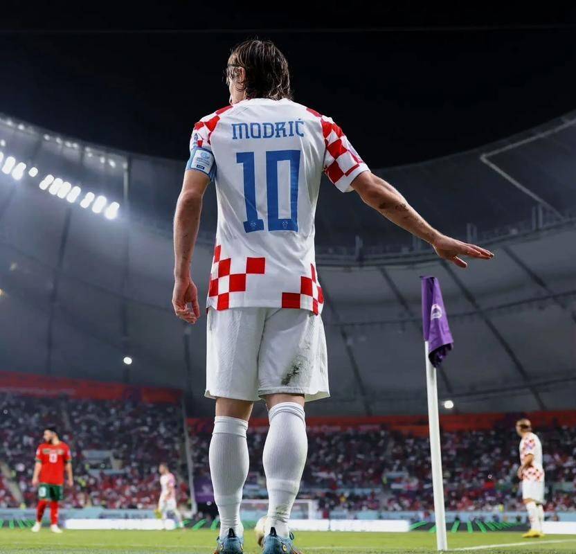 爱游戏登录入口-包含欧洲国家杯比赛中一桩轰动的转会引起轰动的词条