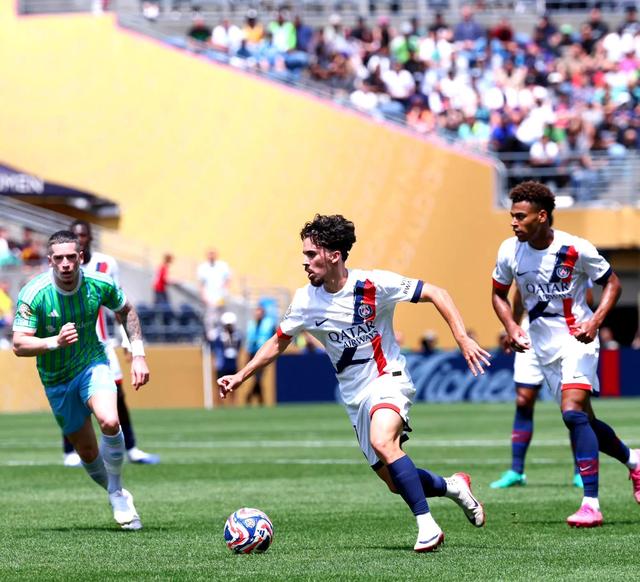 关于赛场上演绝杀好戏,球队成功逆袭翻盘的信息 关于赛场上演绝杀好戏,球队成功逆袭翻盘的信息