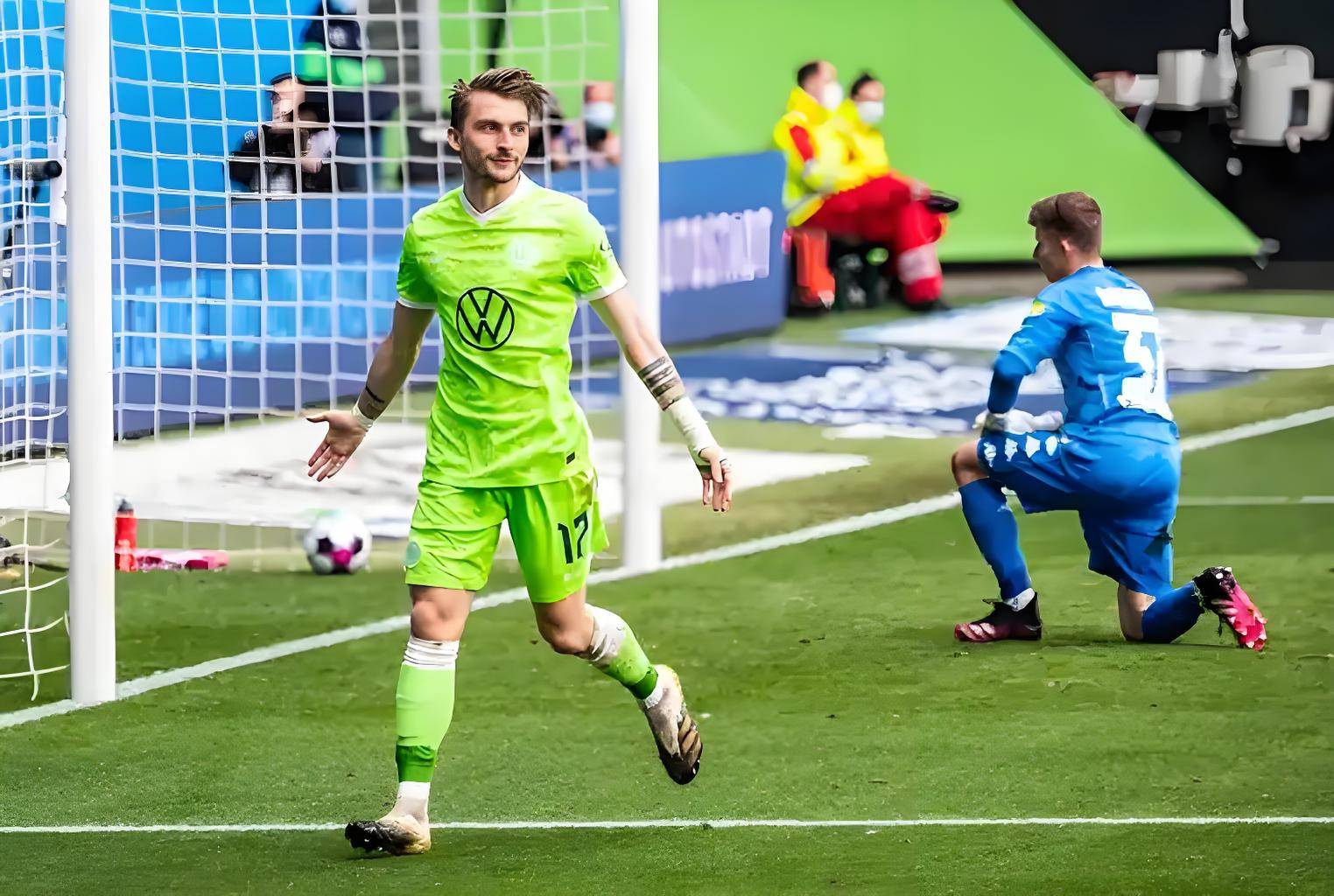 霍芬海姆击溃对手,取得关键胜利 霍芬海姆击溃对手,取得关键胜利