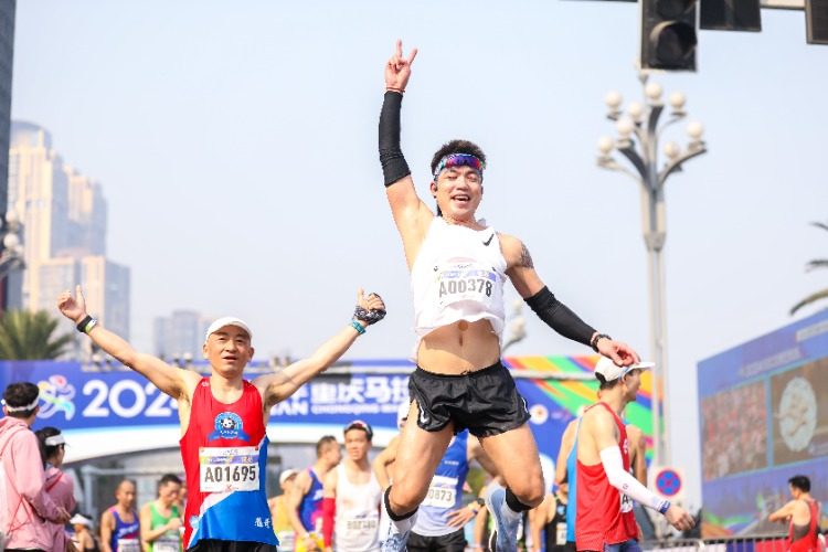爱游戏官网-日本选手重庆马拉松夺得金牌