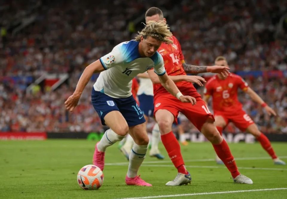 英格兰队压倒性胜利,稳步晋级 英格兰队压倒性胜利,稳步晋级