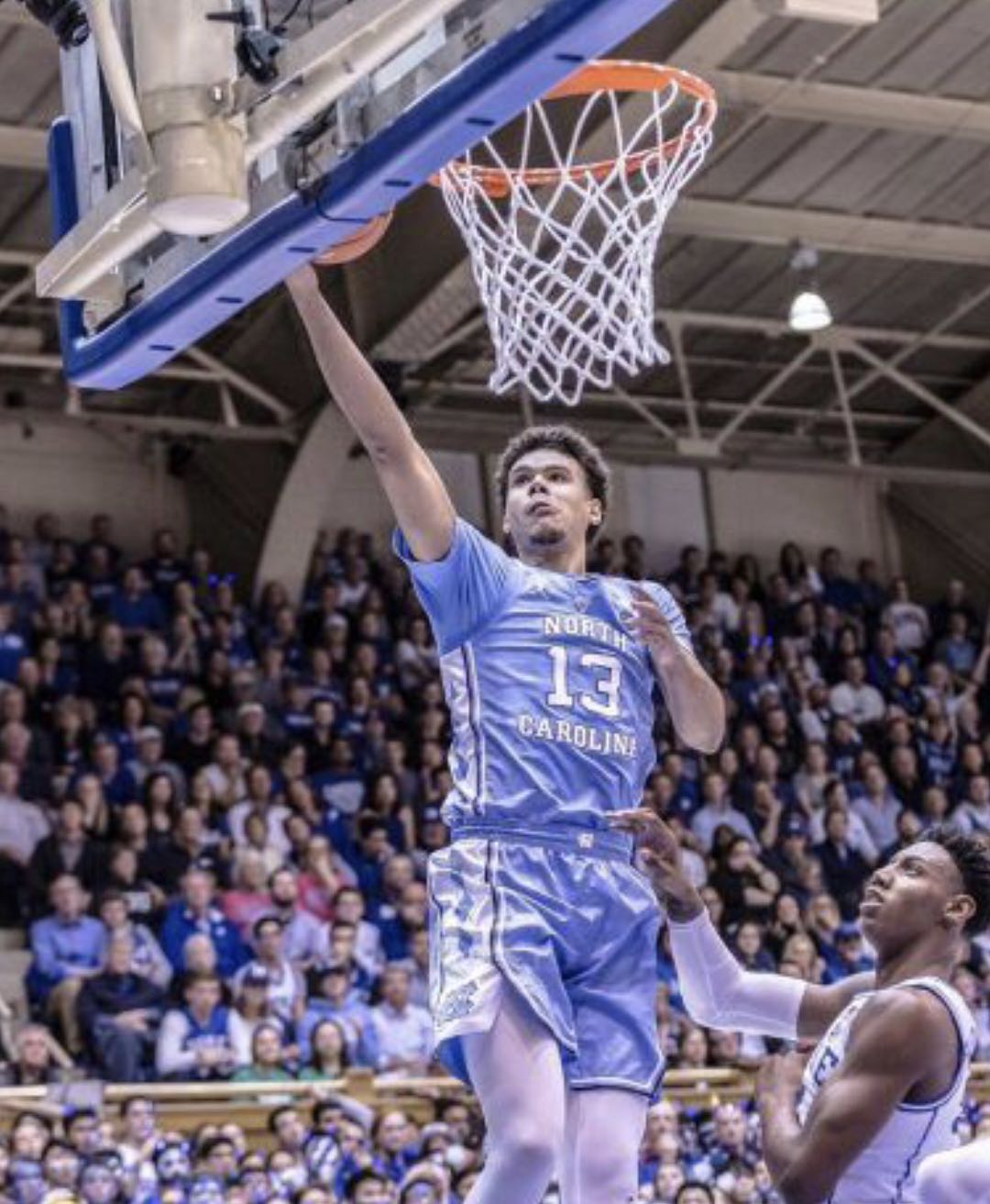 爱游戏在线登录-约翰逊夏日篮球赛取得巨大成功