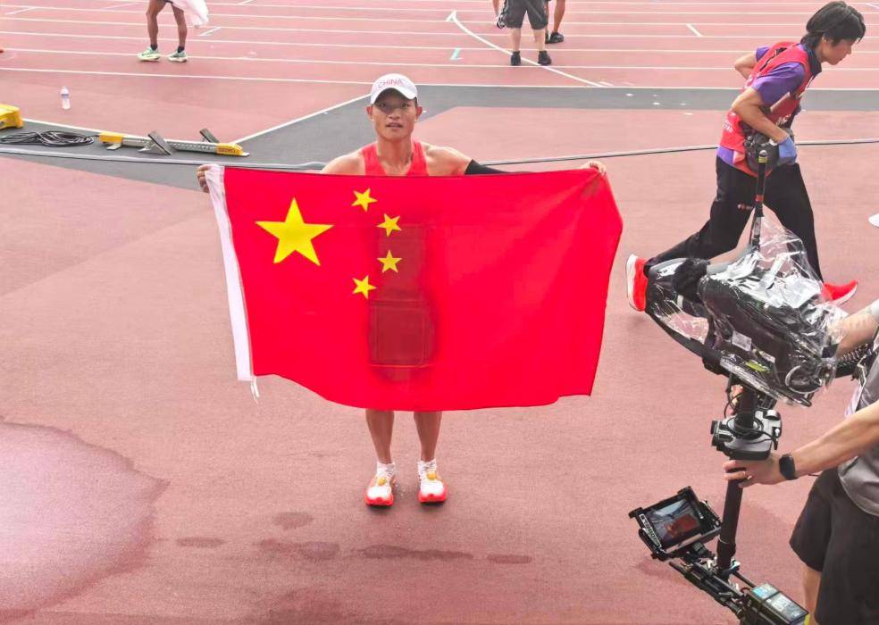 爱游戏在线-成就传说辉煌，田径选手再夺金牌