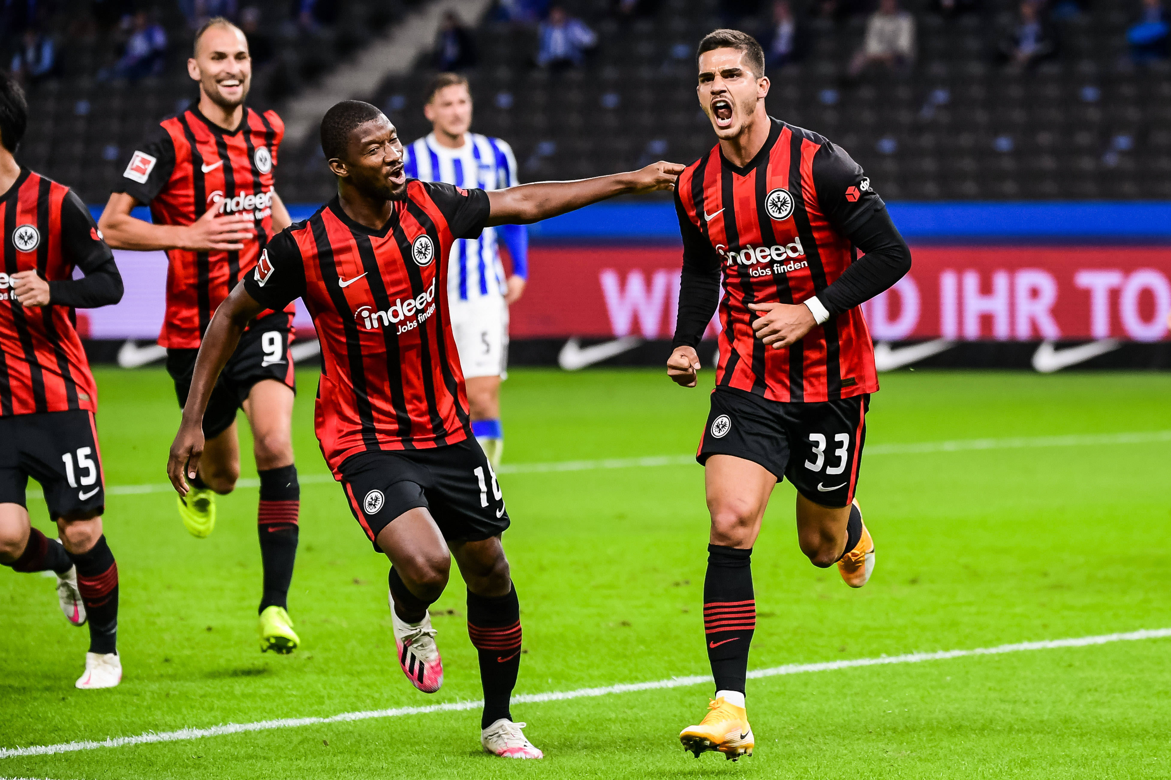 爱游戏官网-包含勒沃库森主场险胜，艰难守住三分的词条