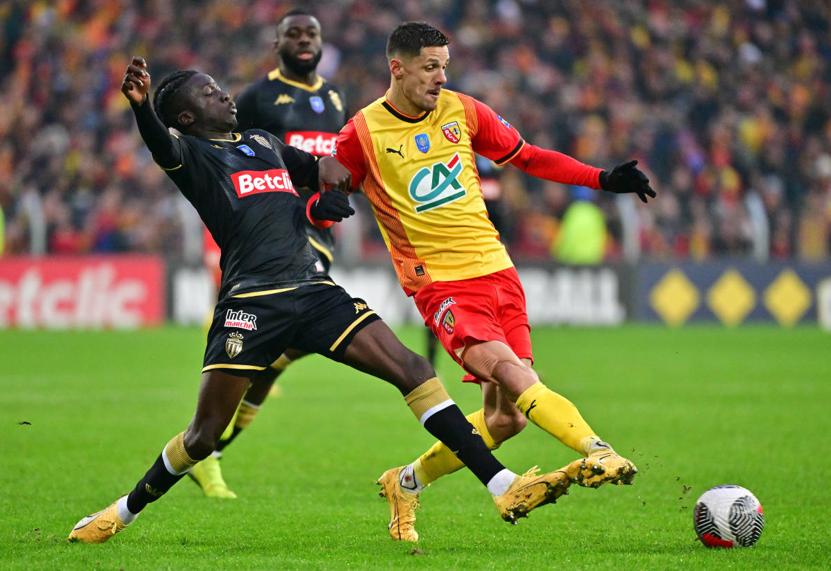 爱游戏app-摩纳哥取得胜利，赢得法甲比赛赞誉