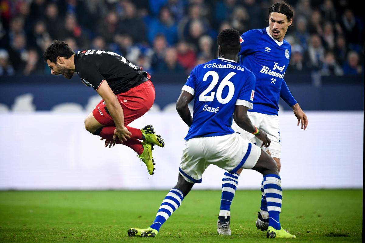 爱游戏官方入口-沙尔克04球队备战有方，冲刺胜利