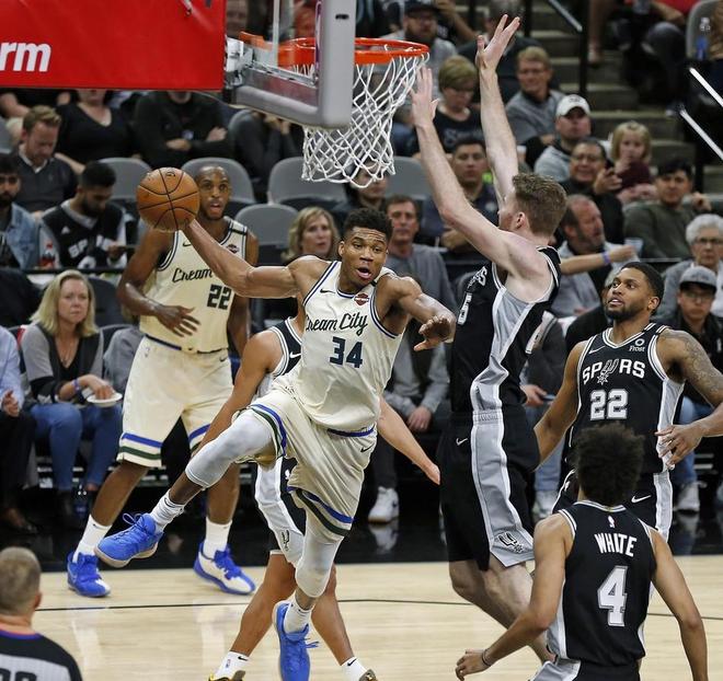 爱游戏网页版入口-横扫!雄鹿再胜马刺，继续不败之地的简单介绍