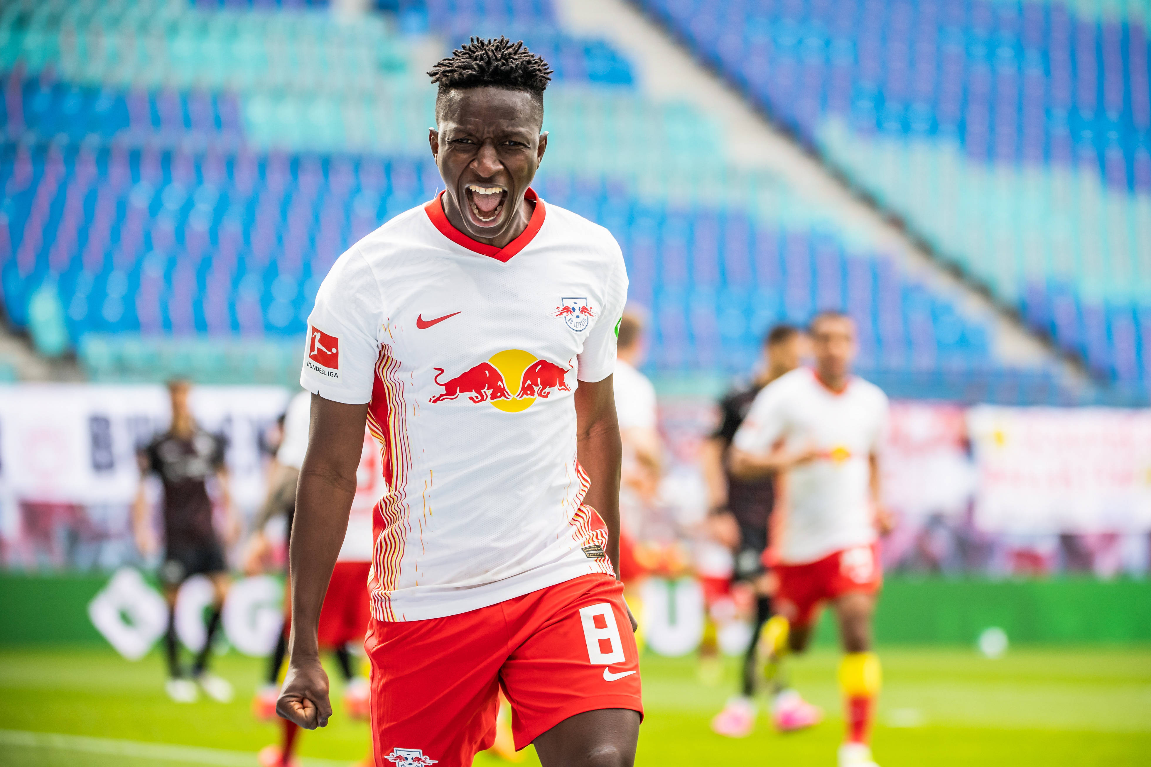 爱游戏亚洲官网-多特蒙德黄蜂队大获全胜，卫冕冠军雄心勃发的简单介绍