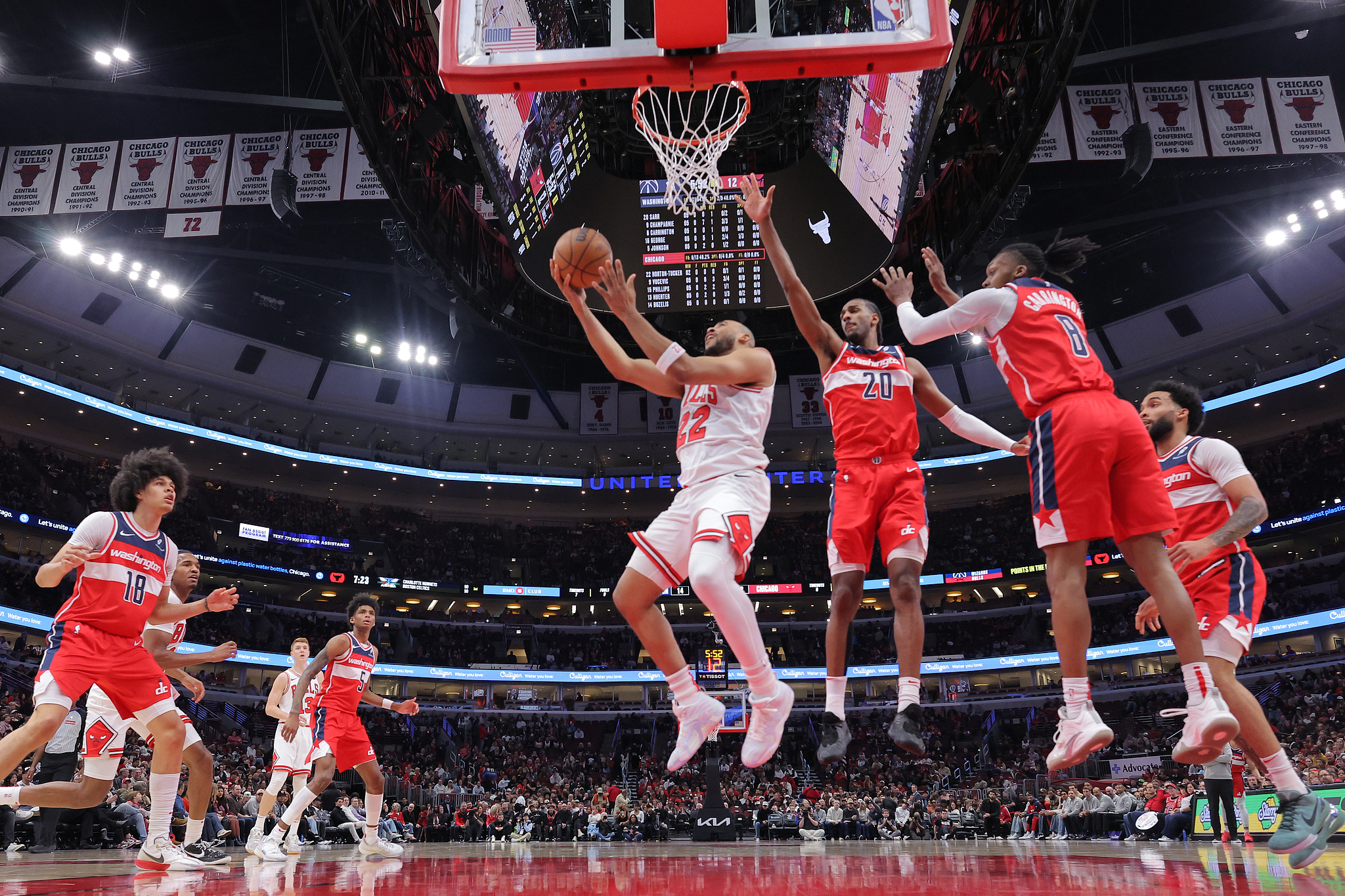 多特蒙德黄蜂队大获全胜,卫冕冠军雄心勃发的简单介绍 多特蒙德黄蜂队大获全胜,卫冕冠军雄心勃发的简单介绍