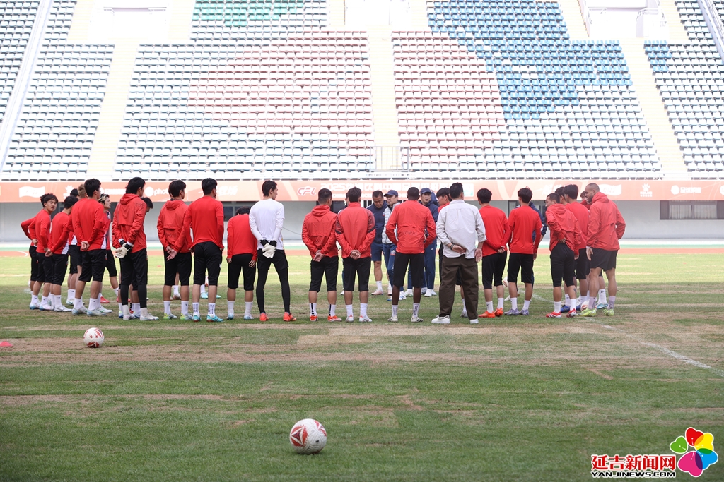 延边队员全力以赴,成功击败对手 延边队员全力以赴,成功击败对手