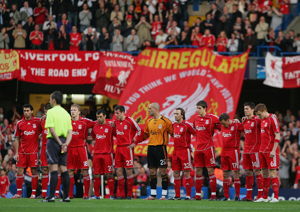 爱游戏入口-曼联主场失利，连胜状态中断，需尽快调整状态