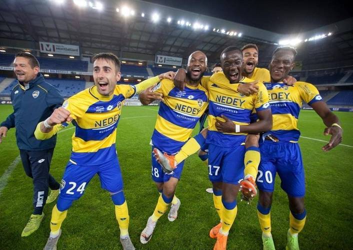 斯旺西主场告捷,天鹅城摘星成功 斯旺西主场告捷,天鹅城摘星成功